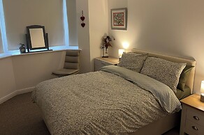 Sleeps 4 With Ensuite and Free Parking