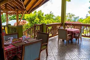 Roxy's Mountain Lodge