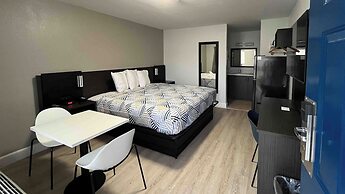 Studio 6 Conroe, TX