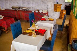 Amanya 2 Rooms Girraffe Family Tent