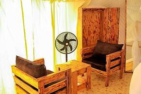 Amanya 2 Rooms Girraffe Family Tent
