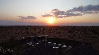 Amanya 2 Rooms Girraffe Family Tent