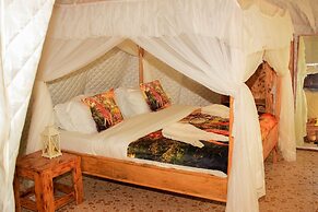 Amanya 2 Rooms Girraffe Family Tent