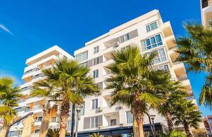 Seaview Luxury Suite by PS