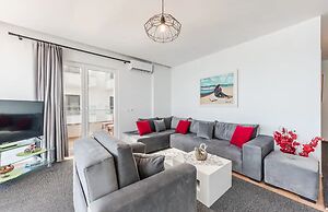 Seaview Luxury Suite by PS