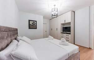 Seaview Luxury Suite by PS