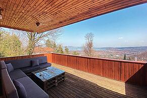 Menzara Hotel & Restaurant