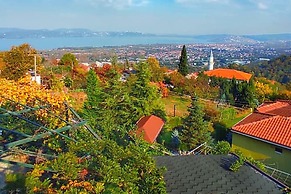 Menzara Hotel & Restaurant