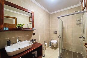 Menzara Hotel & Restaurant