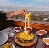 Menzara Hotel & Restaurant