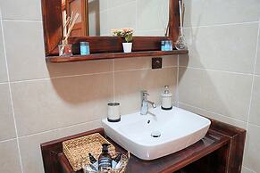 Menzara Hotel & Restaurant