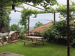 Menzara Hotel & Restaurant