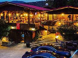 Menzara Hotel & Restaurant