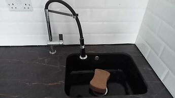 Bike Park 5 Miles2-bed Cottage in Merthyr Vale