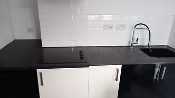 Bike Park 5 Miles2-bed Cottage in Merthyr Vale
