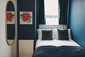 Captivating 2-bed Apartment in Liverpool