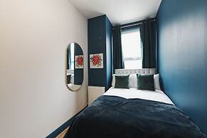 Captivating 2-bed Apartment in Liverpool