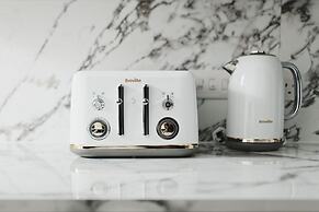 Captivating 2-bed Apartment in Liverpool