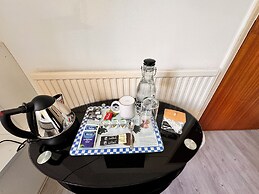 High Trees Gatwick Guest House