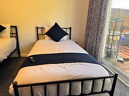 High Trees Gatwick Guest House