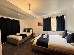 High Trees Gatwick Guest House