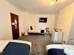 High Trees Gatwick Guest House