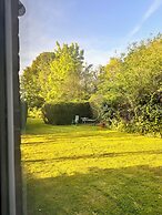 High Trees Gatwick Guest House