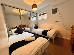 High Trees Gatwick Guest House