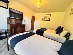 High Trees Gatwick Guest House