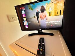 High Trees Gatwick Guest House