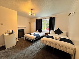 High Trees Gatwick Guest House