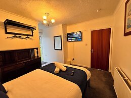 High Trees Gatwick Guest House