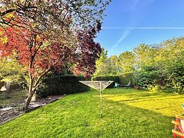 High Trees Gatwick Guest House