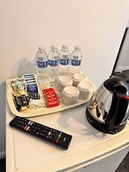 High Trees Gatwick Guest House