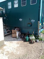 Beautiful Idilic Stay at The Box