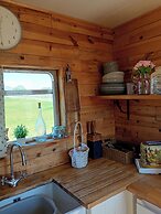 Beautiful Idilic Stay at The Box