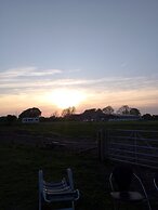 Beautiful Idilic Stay at The Box