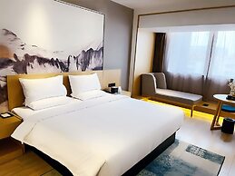 Tuke Hotel (Shanghai Hongqiao Hub Yan'an West Road Branch)