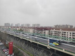 Tuke Hotel (Shanghai Hongqiao Hub Yan'an West Road Branch)