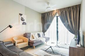 Datum Jelatek Residence by Airhost