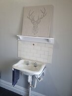 Commercial Hotel Young