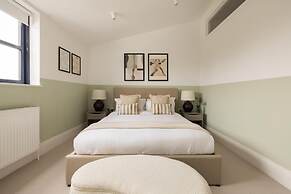 The Tooting Hideout - Dazzling 3bdr Flat With Balcony