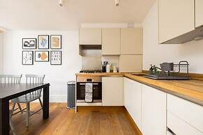 The Tooting Hideout - Dazzling 3bdr Flat With Balcony