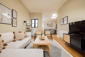 The Tooting Hideout - Dazzling 3bdr Flat With Balcony