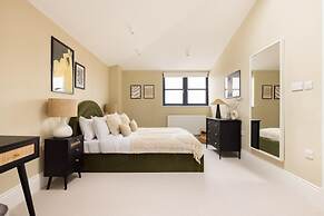 The Tooting Hideout - Dazzling 3bdr Flat With Balcony