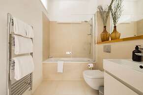 The Tooting Hideout - Dazzling 3bdr Flat With Balcony