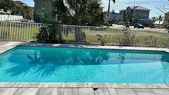 Redfish Retreat - South End Pool Home