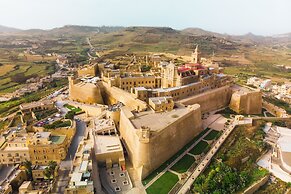 Kenn Gozitan Villa and Pool