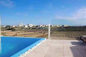 Kenn Gozitan Villa and Pool