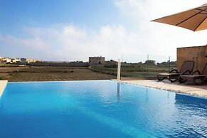 Kenn Gozitan Villa and Pool